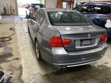 Load image into Gallery viewer, 2011 BMW 328i Floor Shifter - 1350567
