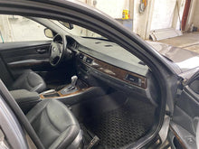 Load image into Gallery viewer, 2011 BMW 328i Floor Shifter - 1350567
