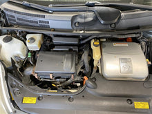 Load image into Gallery viewer, QUARTER GLASS Toyota Prius 2004 04 05 06 07 - 09 Left - 1350940

