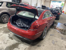 Load image into Gallery viewer, FRONT SPINDLE KNUCKLE C230 C250 C300 C350 C63 E250D E300 08-15 AWD Right - 1352166
