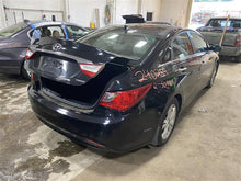 Load image into Gallery viewer, 2012 Hyundai Sonata Floor Shifter - 1352555
