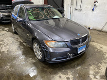 Load image into Gallery viewer, 2006 BMW 330i 330xi Floor Shifter - 1352635
