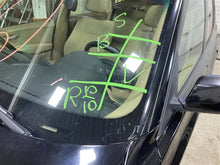 Load image into Gallery viewer, 2008 BMW X3 Floor Shifter - 1353289
