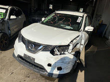 Load image into Gallery viewer, RADIATOR FAN ASSEMBLY Nissan Rogue 14 15 16 17 18 19 20 - 1354214
