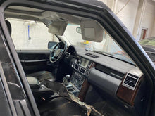 Load image into Gallery viewer, FRONT PASSENGER SEAT BELT &amp; RETRACTOR ONLY Range Rover 07-09 - 1354988
