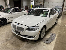 Load image into Gallery viewer, INFO-GPS SCREEN BMW 528D 528i 535i 550i Active 5 M5 2011-2015 - 1355663
