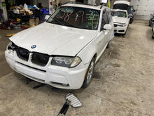 Load image into Gallery viewer, FRONT INTERIOR DOOR TRIM PANEL BMW X3 2008 08 - 1355914
