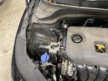 Load image into Gallery viewer, Washer Reservoir Bottle Kia Soul 2020 - 1357143
