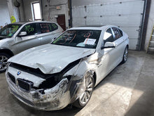 Load image into Gallery viewer, GLOVE BOX DOOR BMW 535i 2016 16 - 1359310
