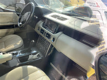 Load image into Gallery viewer, FUSE BOX Land Rover Range Rover 2010 10 2011 11 2012 12 - 1359635
