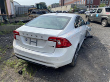 Load image into Gallery viewer, CONSOLE LID Volvo S60 2017 17 - 1359963
