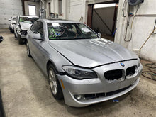 Load image into Gallery viewer, Console BMW 550i 2012 12 - 1361948
