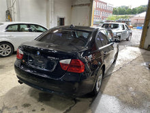 Load image into Gallery viewer, Console Lid BMW 328i 2007 07 - 1363444
