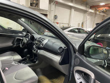 Load image into Gallery viewer, FRONT SPINDLE KNUCKLE HS250H TC Rav4 2006-2014 Left - 1363510
