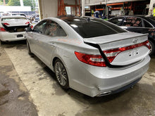 Load image into Gallery viewer, Quarter Panel Cut Hyundai Azera 2015 15 2016 16 2017 17 Right - 1363615
