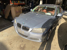 Load image into Gallery viewer, 2011 BMW 328i Floor Shifter - 1365538
