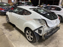 Load image into Gallery viewer, Floor Shifter Hyundai Veloster 2013 13 - 1366658
