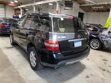 Load image into Gallery viewer, FRONT SPINDLE ML320 ML350 ML500 2006 06 07 08 09 10 11 Right - 1365883
