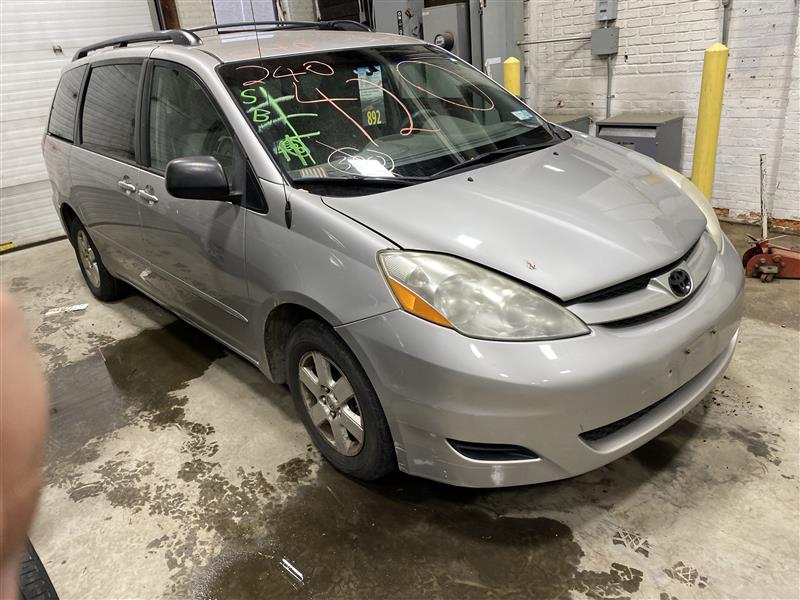 REAR DOOR Toyota Sienna 2004 04 2005 05 06 07 08 Left - 1368654