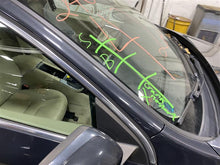 Load image into Gallery viewer, CONSOLE LID Volvo S60 2015 15 - 1368371
