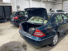 Load image into Gallery viewer, TRANSFER CASE C240 C320 E320 2003 03 04 05 06 - 1369132
