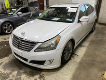 Load image into Gallery viewer, AC CONDENSER Hyundai Equus 2013 13 2014 14 2015 15 2016 16 - 1369685

