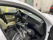 Load image into Gallery viewer, FRONT INTERIOR DOOR TRIM PANEL Hyundai Equus 2015 15 - 1369720
