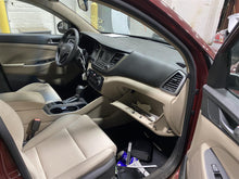 Load image into Gallery viewer, STEERING WHEEL Hyundai Tucson 2017 17 - 1370121
