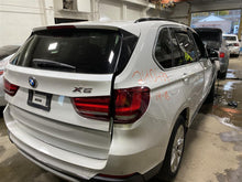 Load image into Gallery viewer, OUTER TAIL LIGHT LAMP BMW X5 X5M 14 15 16 17 18 Right - 1370200
