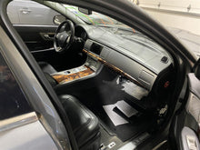Load image into Gallery viewer, RADIATOR Jaguar XJ S Type XJ8 XF 2003 03 2004 04 2005 05 06 07 08 09 Auto - 1370842
