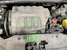 Load image into Gallery viewer, FRONT DOOR GLASS Honda Odyssey 2005 05 2006 06 2007 07 2008 08 09 10 Left - 1373189
