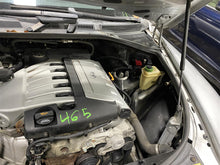 Load image into Gallery viewer, QUARTER PANEL CUT ASSEMBLY Volkswagen Touareg 2004 04 05 06 07 08 09 10 Right - 1372205
