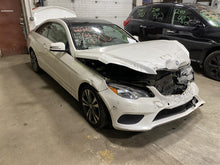Load image into Gallery viewer, SUNROOF ASSEMBLY E250 Van C250 C300 C350 C63 E250D E300 E350 E400 E550 10-16 - 1374271
