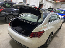 Load image into Gallery viewer, SUNROOF ASSEMBLY E250 Van C250 C300 C350 C63 E250D E300 E350 E400 E550 10-16 - 1374271
