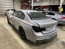 Load image into Gallery viewer, Console BMW 750i 750il 2012 12 - 1374412
