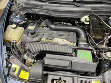 Load image into Gallery viewer, 2005 Volvo V50 Floor Shifter - 1375511
