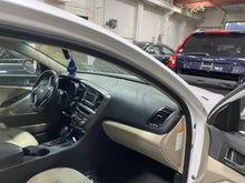 Load image into Gallery viewer, Console Kia Optima 2011 11 2012 12 2013 13 - 1376307
