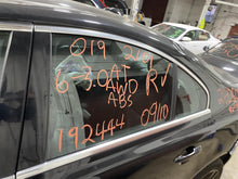 Load image into Gallery viewer, CONSOLE LID Volvo S80 2010 10 - 1376113
