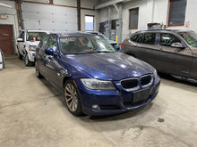 Load image into Gallery viewer, INTERIOR REAR VIEW MIRROR BMW 328i 2011 11 - 1377605
