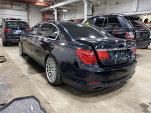 Load image into Gallery viewer, 2010 BMW 750 HYBRID 750i 750il 750LI Floor Shifter - 1378287
