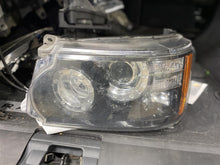 Load image into Gallery viewer, FRONT SPINDLE KNUCKLE Range Rover Sport 09 10 11 12 13 Left - 1378337
