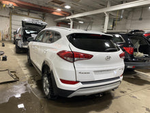 Load image into Gallery viewer, Console Hyundai Tucson 16 17 18 19 20 21 - 1378693
