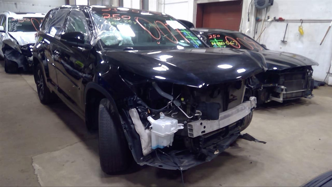 OUTER TAIL LIGHT LAMP Highlander 2017 17 2018 18 2019 19 Left - 1379877
