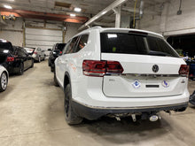 Load image into Gallery viewer, RADIATOR Volkswagen Atlas 2018 18 2019 19 - 1380107
