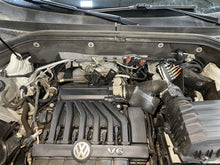 Load image into Gallery viewer, Floor Shifter Volkswagen Atlas 2018 18 - 1380166

