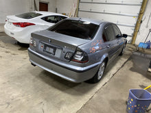Load image into Gallery viewer, Strut BMW 330xi 325xi 02 03 04 05 Front Left - 1380588
