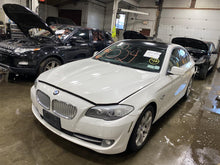 Load image into Gallery viewer, Console BMW 528i 535i 550i 2011 11 - 1381460
