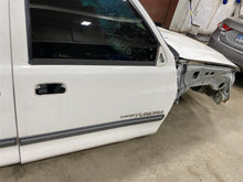 Load image into Gallery viewer, SPEEDOMETER CLUSTER Tundra 00 01 02 Auto V8 - 1389735
