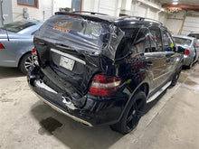Load image into Gallery viewer, CONSOLE LID Mercedes-Benz ML350 2011 11 - 1385030
