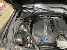 Load image into Gallery viewer, FRONT DOOR GLASS BMW 528i 535i 550i Active 5 M5 2011-2016 Right - 1382904
